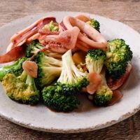 イカとブロッコリーのにんにく醤油炒め