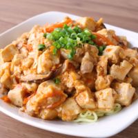 豚肉たっぷり サンラーあんかけ焼きそば