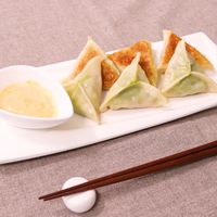 一口サイズ!アボカド生ハム餃子