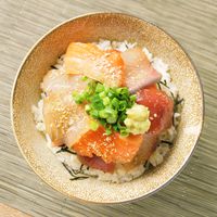 刺身盛り合わせで作る 大分名物りゅうきゅう丼