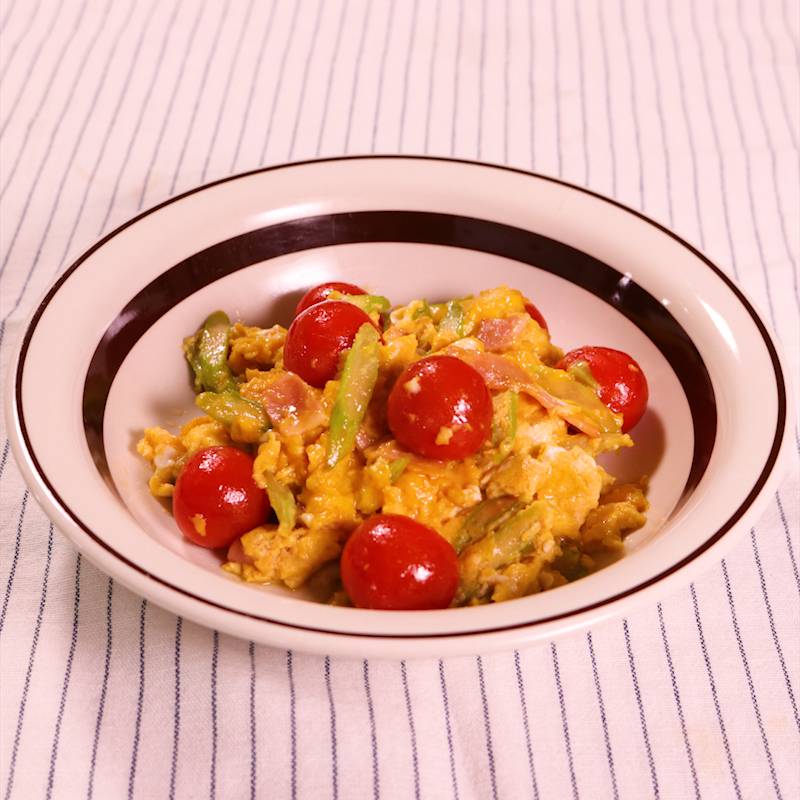  卵 ブロッコリー とうもろこし アスパラガス 玉ねぎ トマト 卵 ブロッコリー とうもろこし アスパラガス 玉ねぎ トマト アスパラと