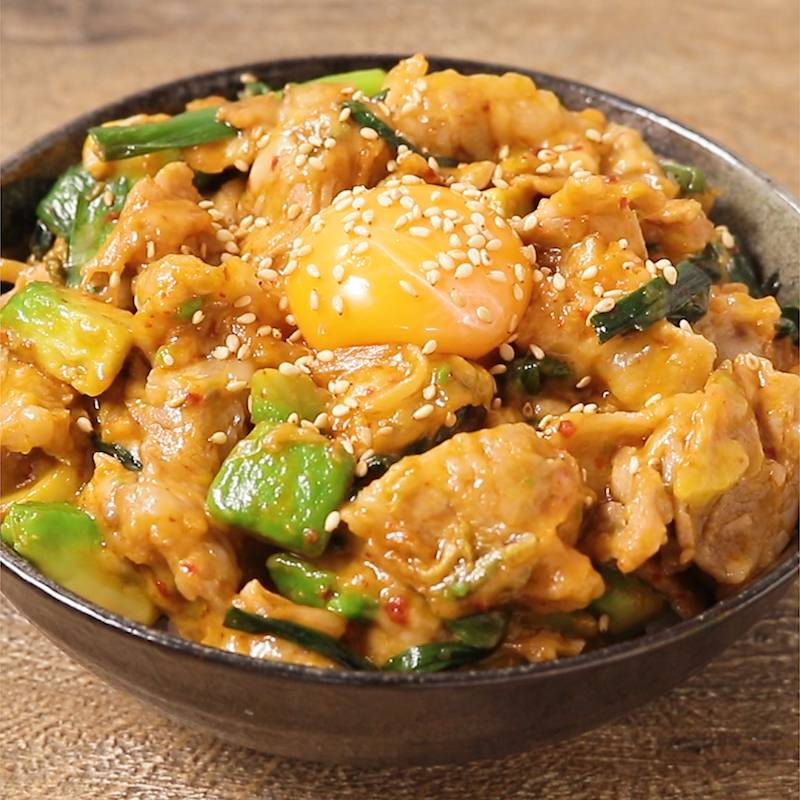 アボカドの豚キムチチーズ丼 作り方 レシピ クラシル