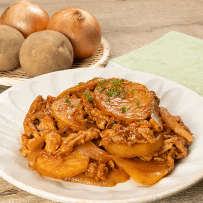 北海道じゃがいもと玉ねぎのポークチャップ炒め