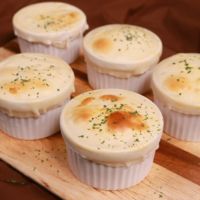 餃子の皮で 鮭としめじのクリームホットパイ