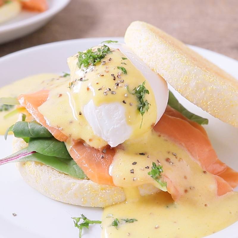 アリオリソースでエッグベネディクト風 作り方 レシピ クラシル