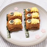 こどもの日に 鯉のぼりおいなりさん