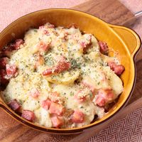 新じゃがいもとブルーチーズの濃厚グラタン