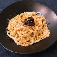 斬新!黒蜜きな粉うどん