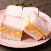 出汁入り厚焼き玉子のサンドイッチ