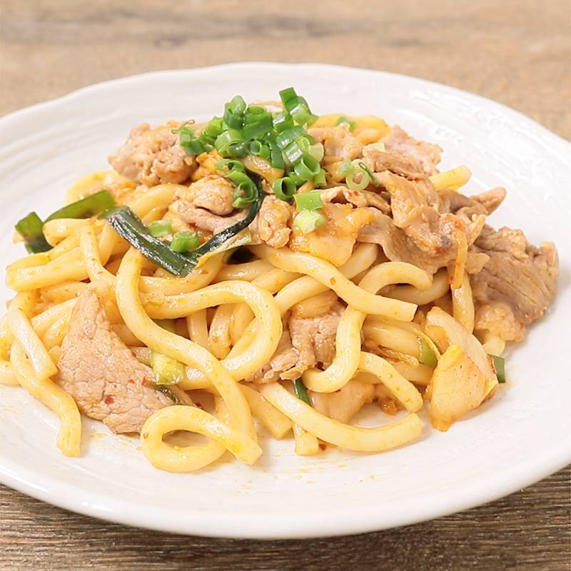 焼肉のタレで 簡単焼きうどん 作り方 レシピ クラシル