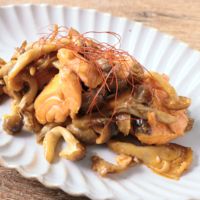 塩鮭ときのこのピリ辛マヨ炒め