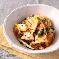 箸休めに たけのことタコのキムチ和え
