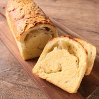 パウンドケーキ型で作る 新玉ねぎ食パン