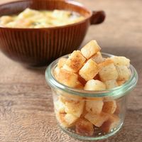 フライパンで簡単 食パンクルトン