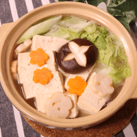 昆布ダシが美味しい!具だくさん湯豆腐