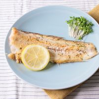 ハーブ香る舌平目のムニエル