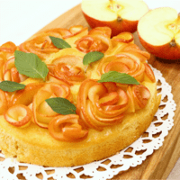 りんごで華やぐ!ローズブーケケーキ