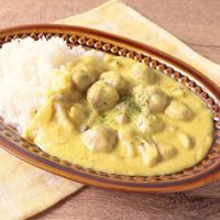 カレークリームのミートボールシチュー オンライス