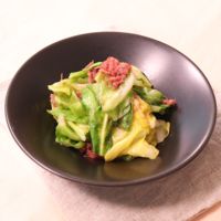 シンプルに美味しい!コンビーフと春キャベツの塩炒め