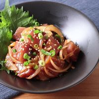 カツオと玉ねぎのピリ辛和え