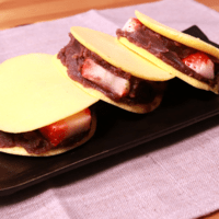 もちもち!ホットケーキミックスでいちごどら焼き