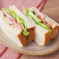 ハーブサラダチキンサンド
