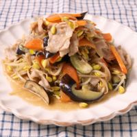 豚バラ肉と豆もやしの柚子胡椒炒め