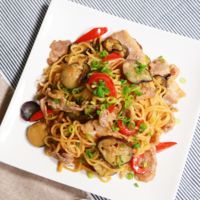 濃厚ピーナッツ風味 ピリ辛豚ナス麺