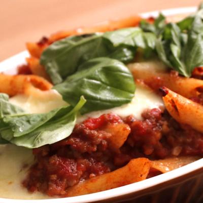 チーズがとろーり！濃厚ミートソースペンネ