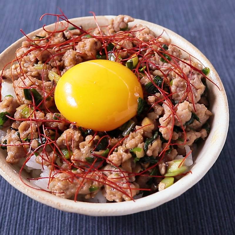 豚ひき肉とニラの簡単スタミナ丼 作り方 レシピ クラシル
