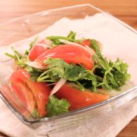 さっぱり トマトとパクチーのサラダ