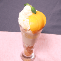 桃缶で作る!ピーチパフェ