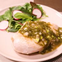 めかぶソース添えチキンソテー