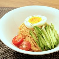 そうめんで ピリ辛ビビン麺