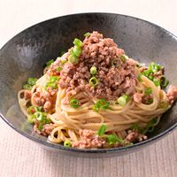 パスタで汁なし担々麺