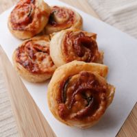 簡単 ピザ風ミニロールパイ
