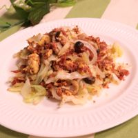 コンビーフとキャベツの卵炒め