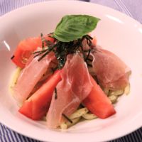 さっぱりめんつゆジェノベーゼの冷やしうどん