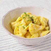 カリフラワーとゆで卵のカレーサラダ