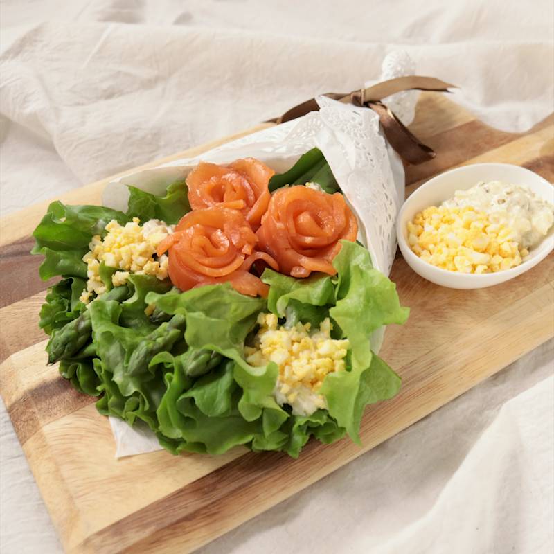 アスパラとサーモンのブーケサラダ 作り方 レシピ クラシル