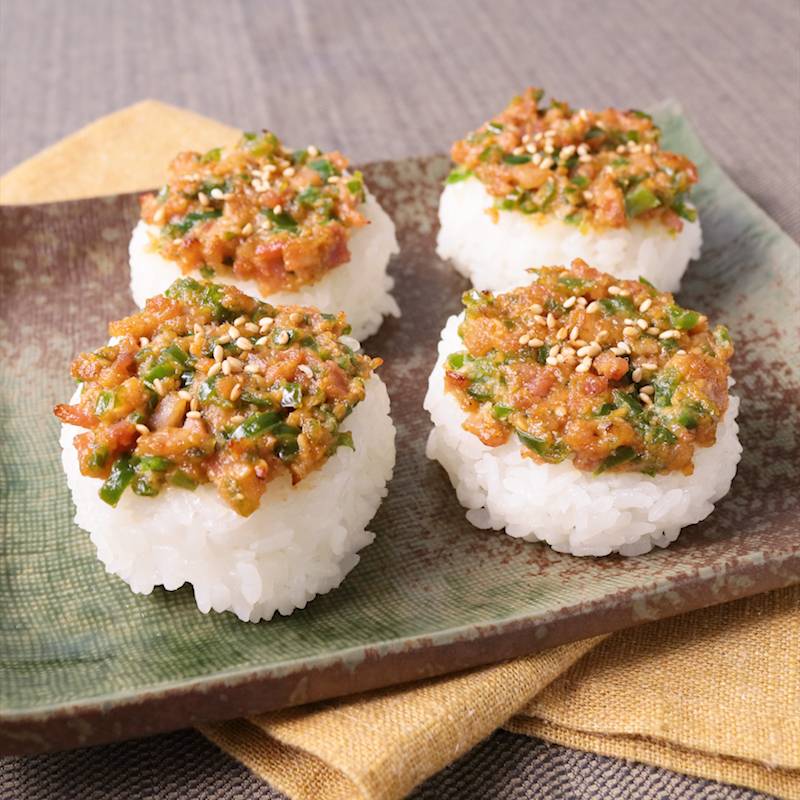 いぶりがっこチーズのおにぎり 作り方 レシピ クラシル