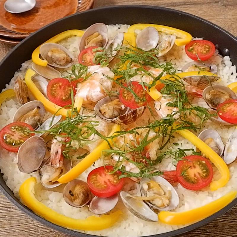 贅沢 お魚丸ごとパエリア 作り方 レシピ クラシル