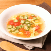 オクラとトマトのすっぱ辛いスープ