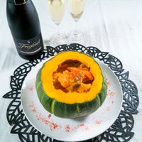 フレシネと一緒に! ハロウィンかぼちゃと鶏のバスケーズ
