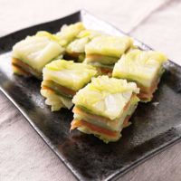 スモークサーモンとキャベツの重ね漬け
