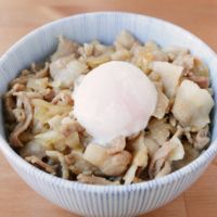 豚バラ肉で旨みたっぷり豚丼