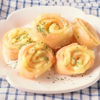 餃子の皮で明太チーズ巻き
