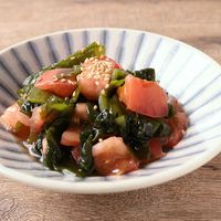 生わかめとトマトの甘酢和え