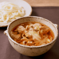 スタミナ満点!肉汁つけうどん