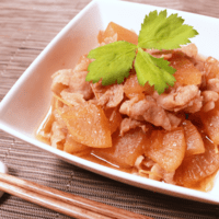 生姜の香りが爽やか!豚バラ肉と大根の生姜煮